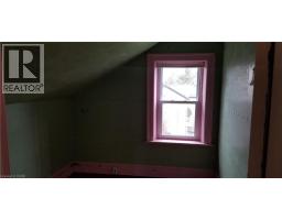 36 JOHN Street W - 36