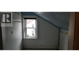 36 JOHN Street W - 39