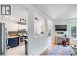 10 LIDDYCOAT Lane UnitNo. 4 - 17