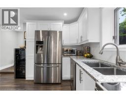 175 WELLINGTON Street - 10