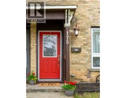 175 WELLINGTON Street - 3