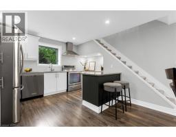 175 WELLINGTON Street - 7