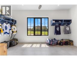 742 COUNTRY SQUIRE Road - 33