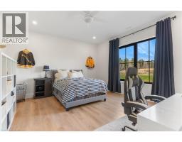 742 COUNTRY SQUIRE Road - 41