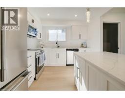 328 THE COUNTRY Way - 8