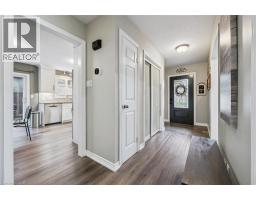 79 FAIRLAKE Drive - 17