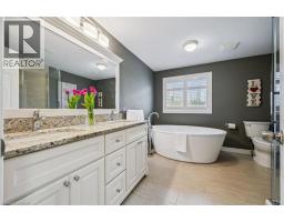 79 FAIRLAKE Drive - 38