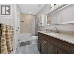 6 KINTYRE Court - 19