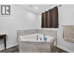 6 KINTYRE Court - 33