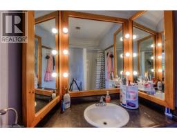 332 QUEEN Street W - 24