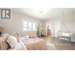 9 WORKMAN Crescent - 14