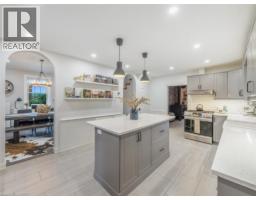 1349 QUEEN Street - 11