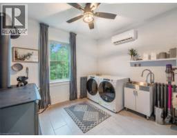 1349 QUEEN Street - 19