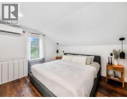 1349 QUEEN Street - 23