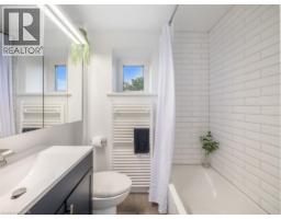 1349 QUEEN Street - 28