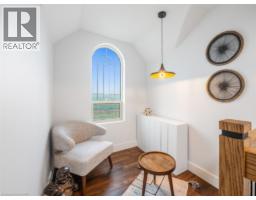 1349 QUEEN Street - 29