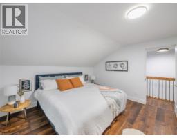 1349 QUEEN Street - 31