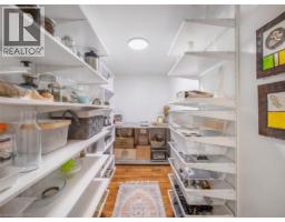 1349 QUEEN Street - 37
