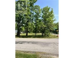 LOT 5 CENTRE Street S - 2