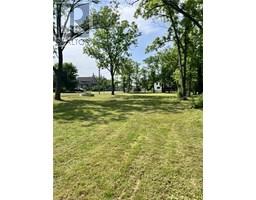 LOT 5 CENTRE Street S - 5