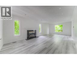 383 BURNETT Avenue - 11