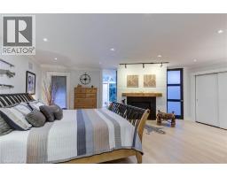 14 JAMES Court - 12