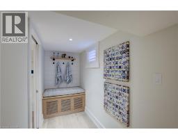 14 JAMES Court - 35