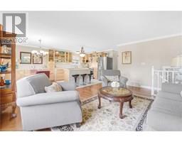 14 THISTLEDOWN Drive - 9