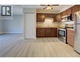 329 NORTHLAKE Drive UnitNo. 7 - 3