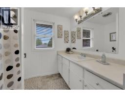 10 EMILY Street - 31