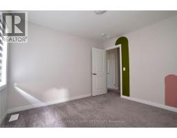 14 PRINCE PHILIP Boulevard - 16