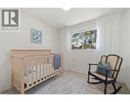 5 UXBRIDGE Crescent - 19