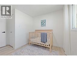 5 UXBRIDGE Crescent - 20