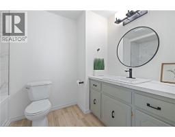 5 UXBRIDGE Crescent - 21