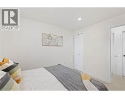 5 UXBRIDGE Crescent - 29