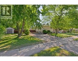 5 UXBRIDGE Crescent - 36