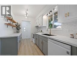 5 UXBRIDGE Crescent - 5
