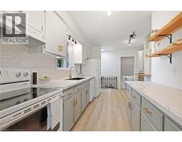 5 UXBRIDGE Crescent - 8