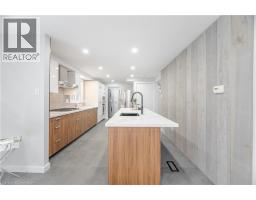 20 ROSENEATH Crescent - 12