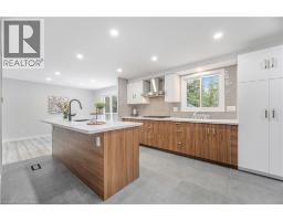 20 ROSENEATH Crescent - 13