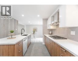 20 ROSENEATH Crescent - 14