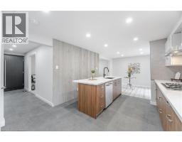 20 ROSENEATH Crescent - 16