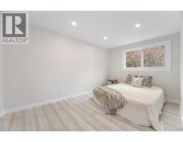 20 ROSENEATH Crescent - 26