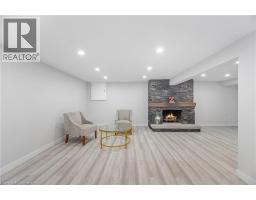 20 ROSENEATH Crescent - 36