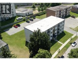 21 BALFOUR Crescent - 2