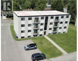 21 BALFOUR Crescent - 3