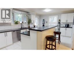 272 GREY Street - 11