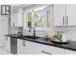 272 GREY Street - 12