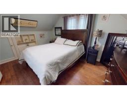 272 GREY Street - 15
