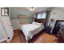 272 GREY Street - 17